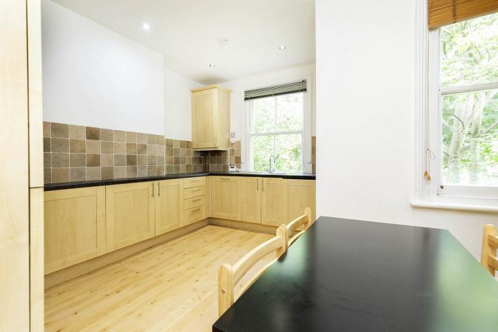 Modern Apartment Dennington Park Road, West Hampstead